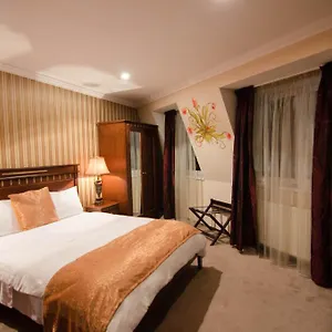 **** Hotel Boutique Monaco Roemenië